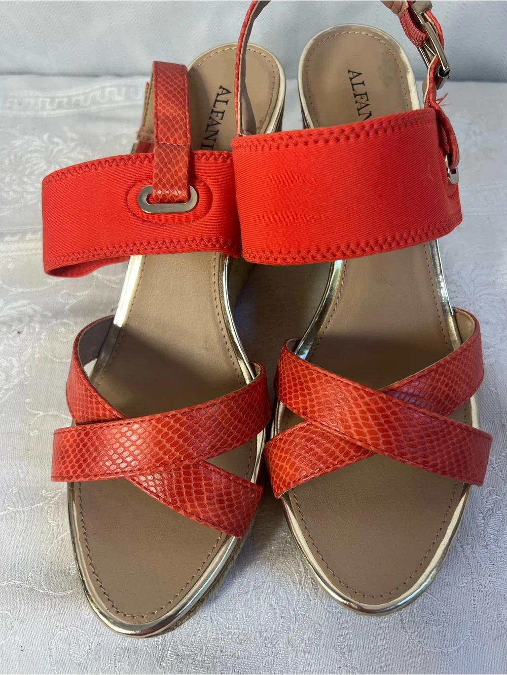 Alfani Wedge Sandals Coral Red Textured Vegan Leather Metallic Insole Straps 8.5